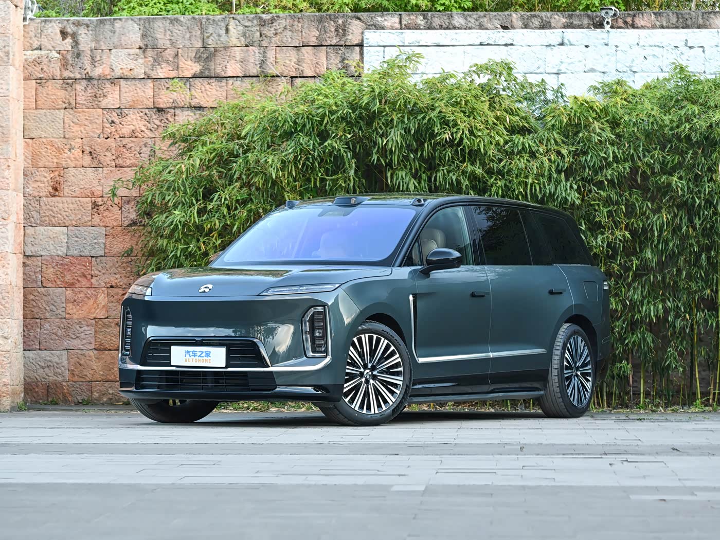 nio-es9