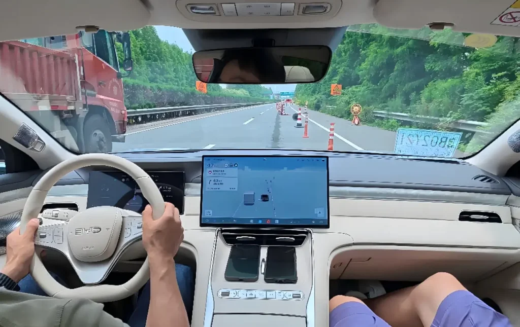 byd Seal 08 Driving on the motorway