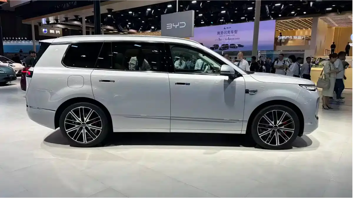 BYD Sea Lion 08