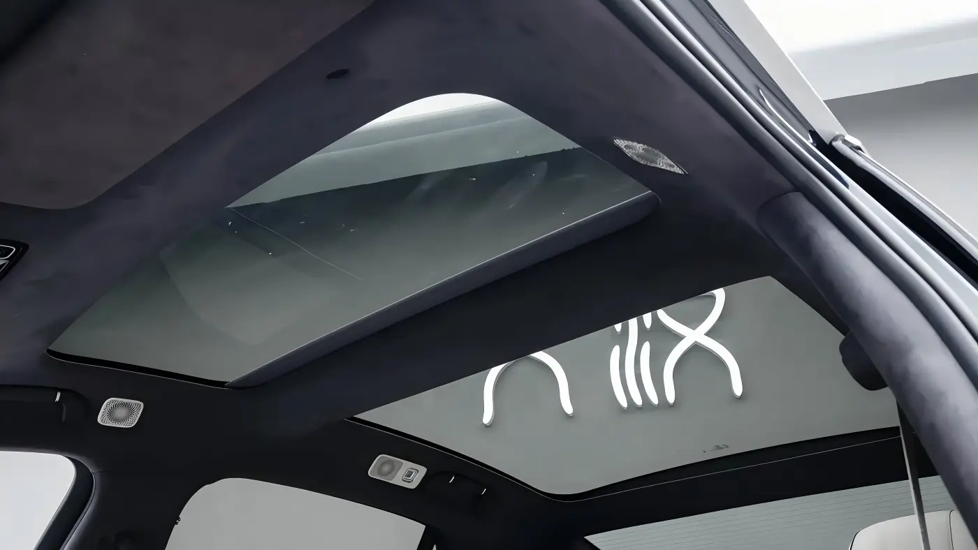 Interior of the BYD Da Han with sunroof