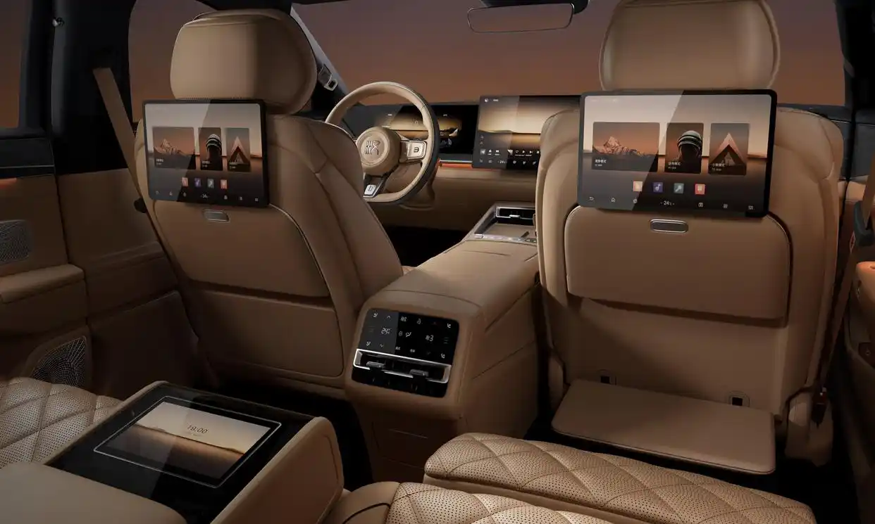 The interior of the BYD Da Han