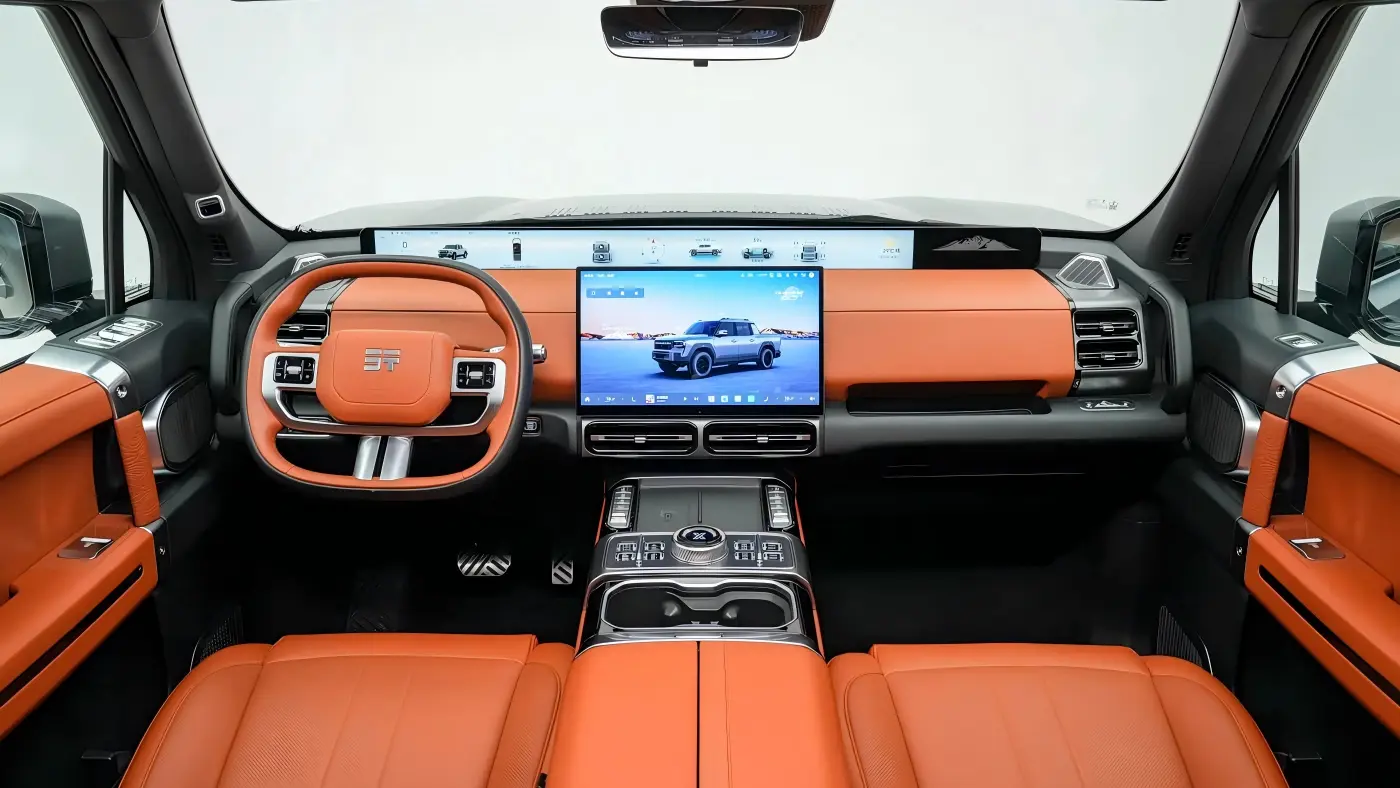 Panoramic view of the Chery Zongheng F700 interior