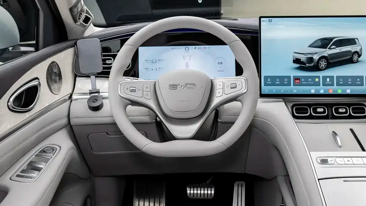 BYD Sea Lion 08 Interior