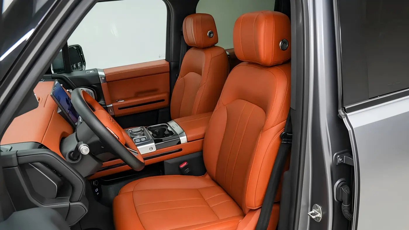 Chery Zongheng F700 interior: front seats