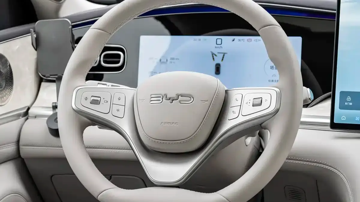 BYD Sea Lion 08 Interior