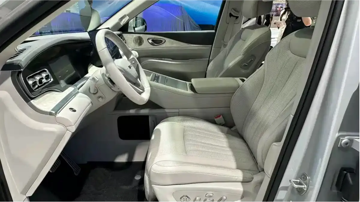 BYD Sea Lion 08 Interior