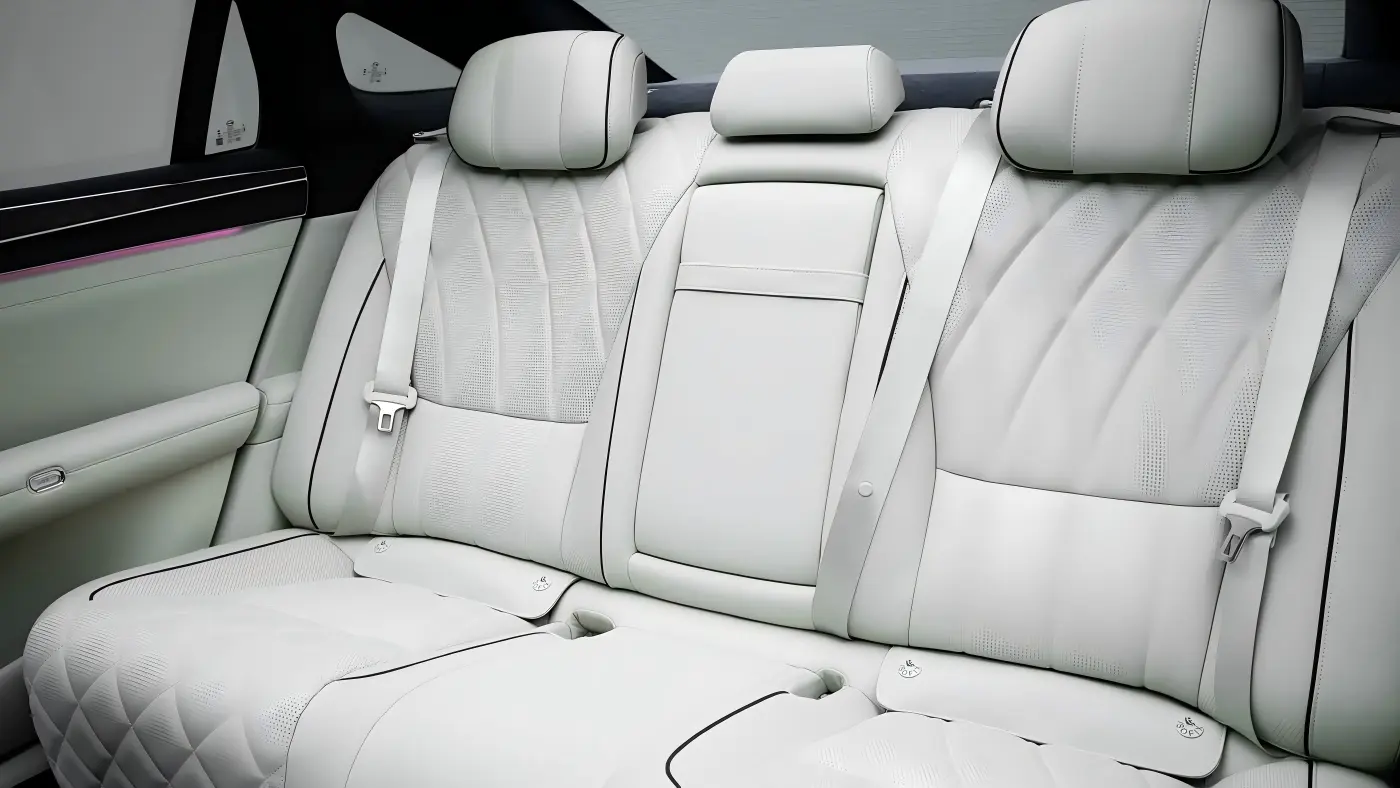 Interior of the rear seats in the BYD Da Han