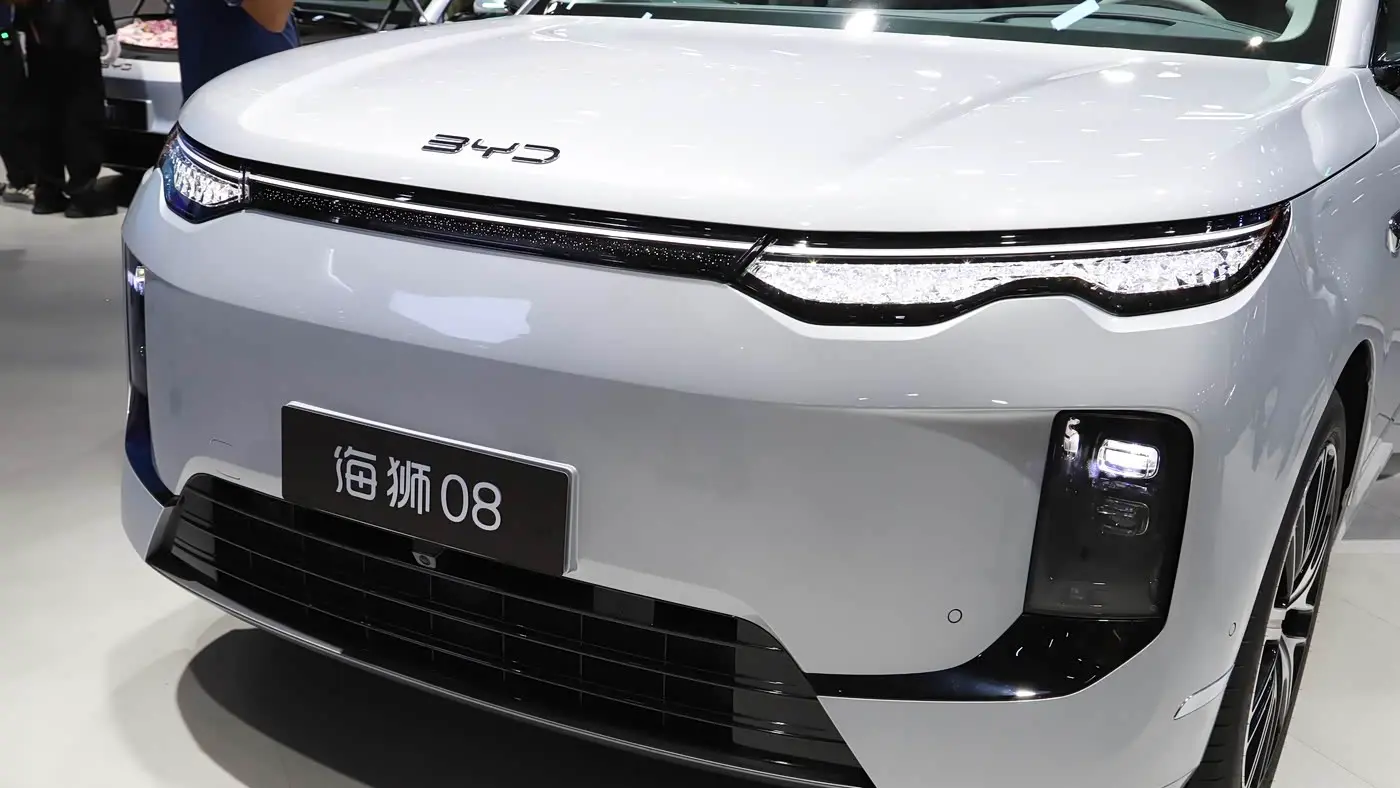BYD Sealion 08 headlights