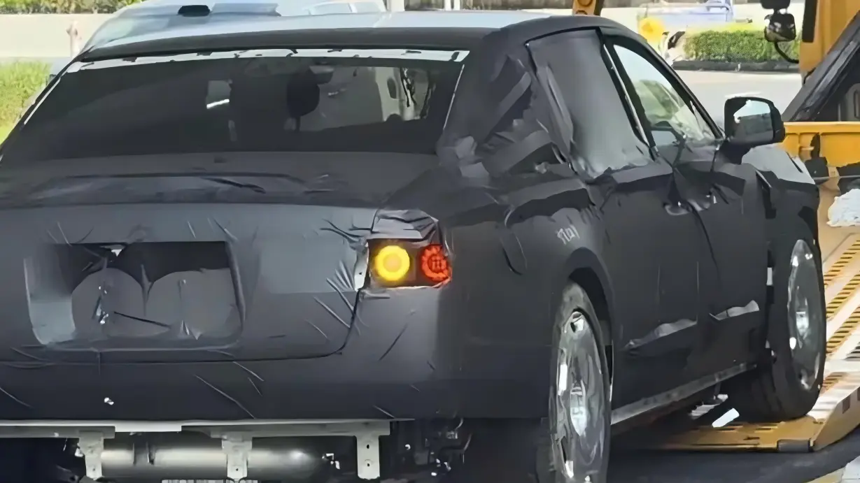 Spy photograph of a BYD test vehicle