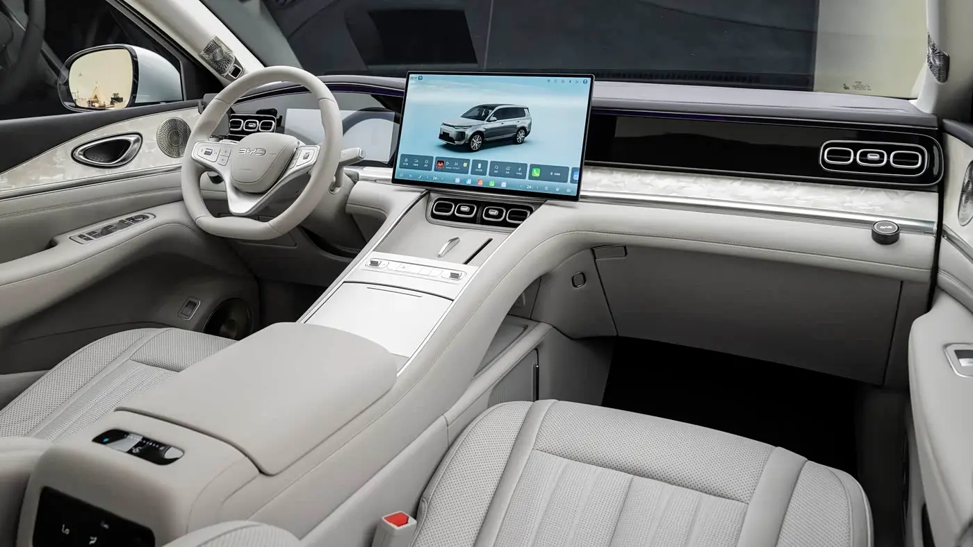 BYD Sealion 08 Interior