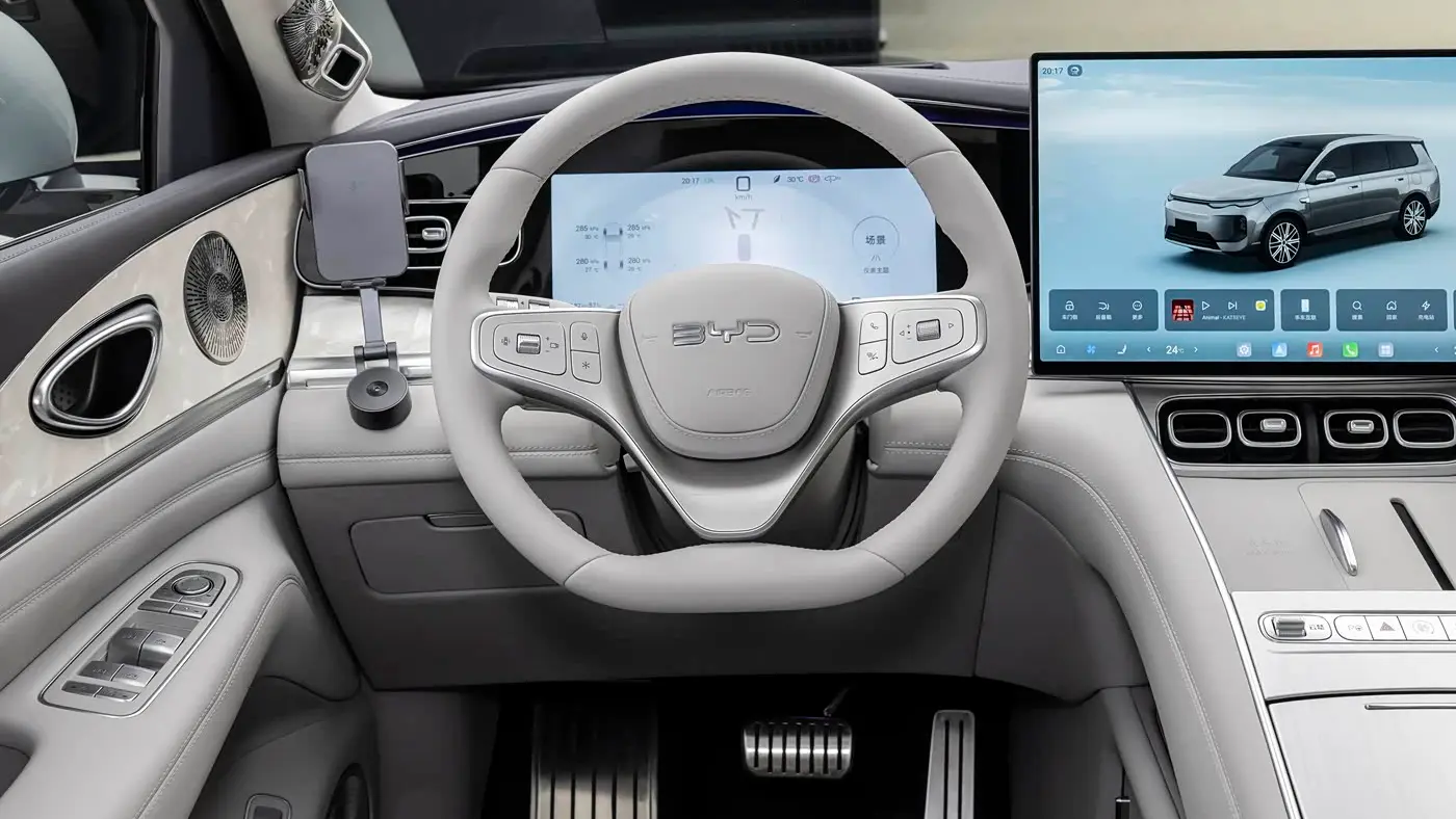 BYD Sealion 08 Interior