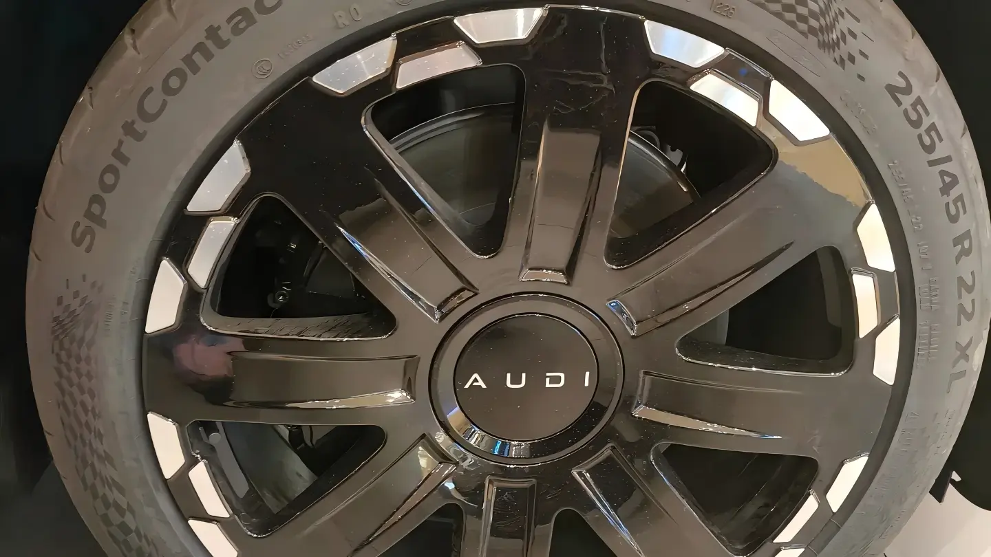 Audi E7X tyres