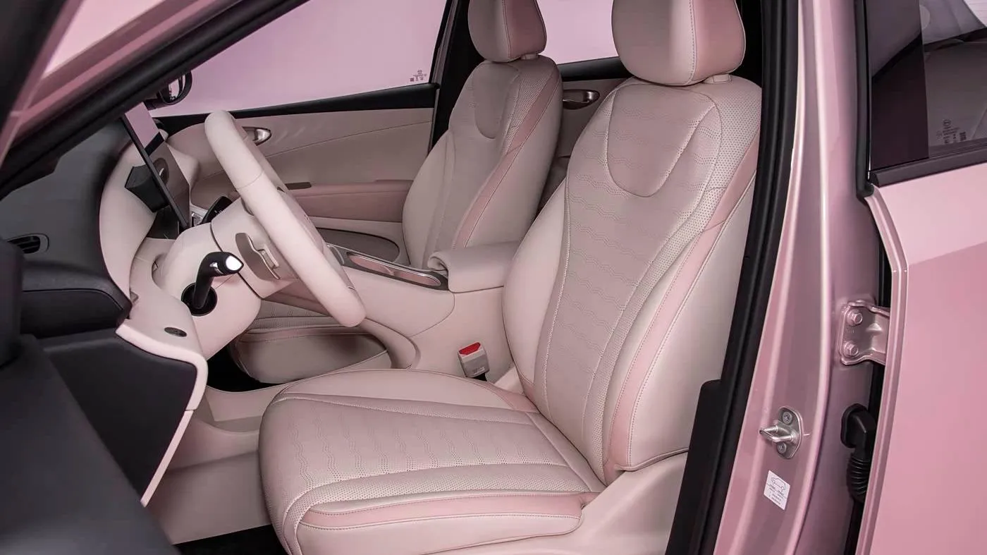 Front seats of the second-generation BYD Seagull